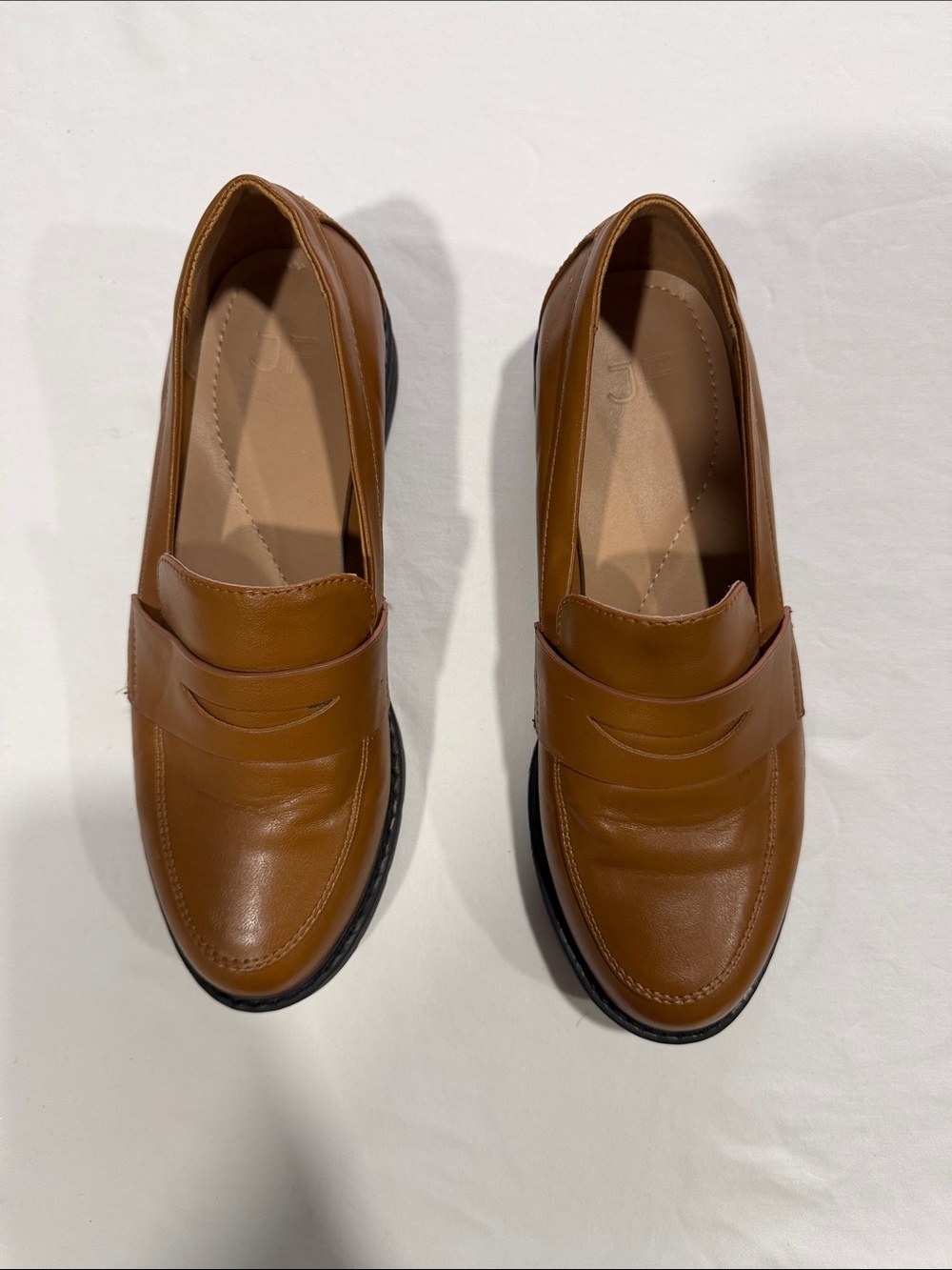 Woman’s Classic Tan Leather Penny Loafers